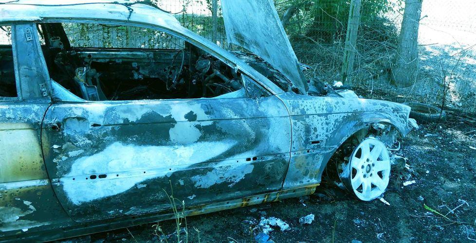 Due autovetture distrutte dalle fiamme