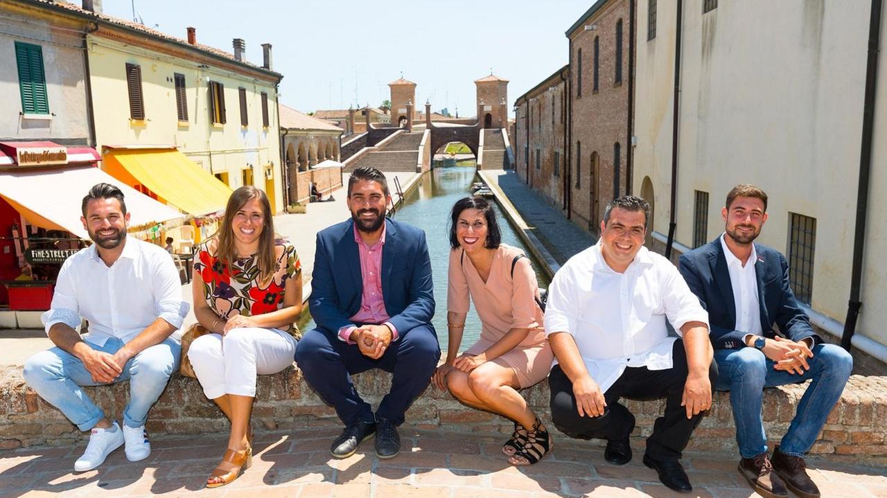 Il sindaco di Comacchio Marco Fabbri insieme alla sua squadra