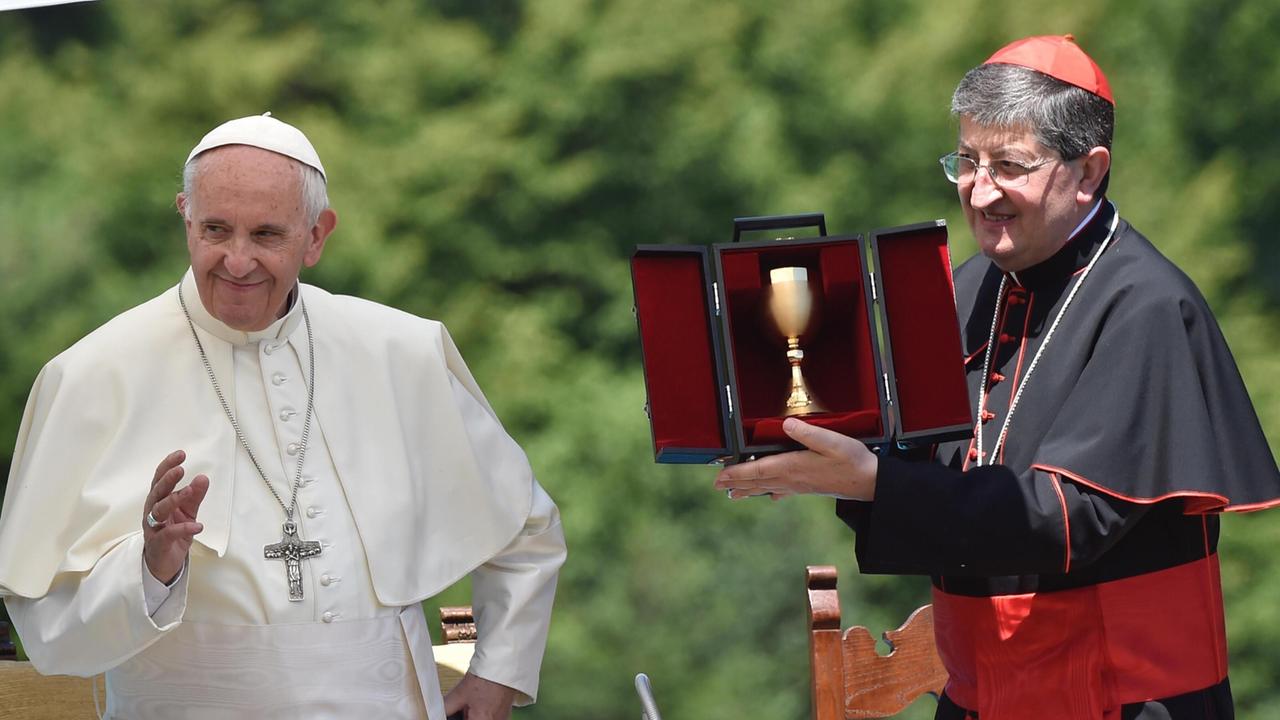Il Papa a Barbiana con l'arcivescovo di Firenze, Betori