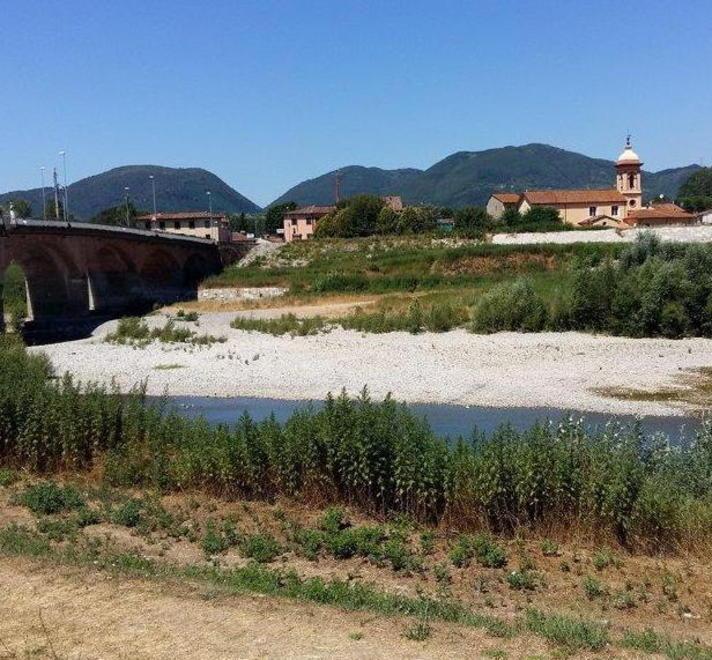 Il fiume ridotto a un torrente su livelli che ricordano agosto