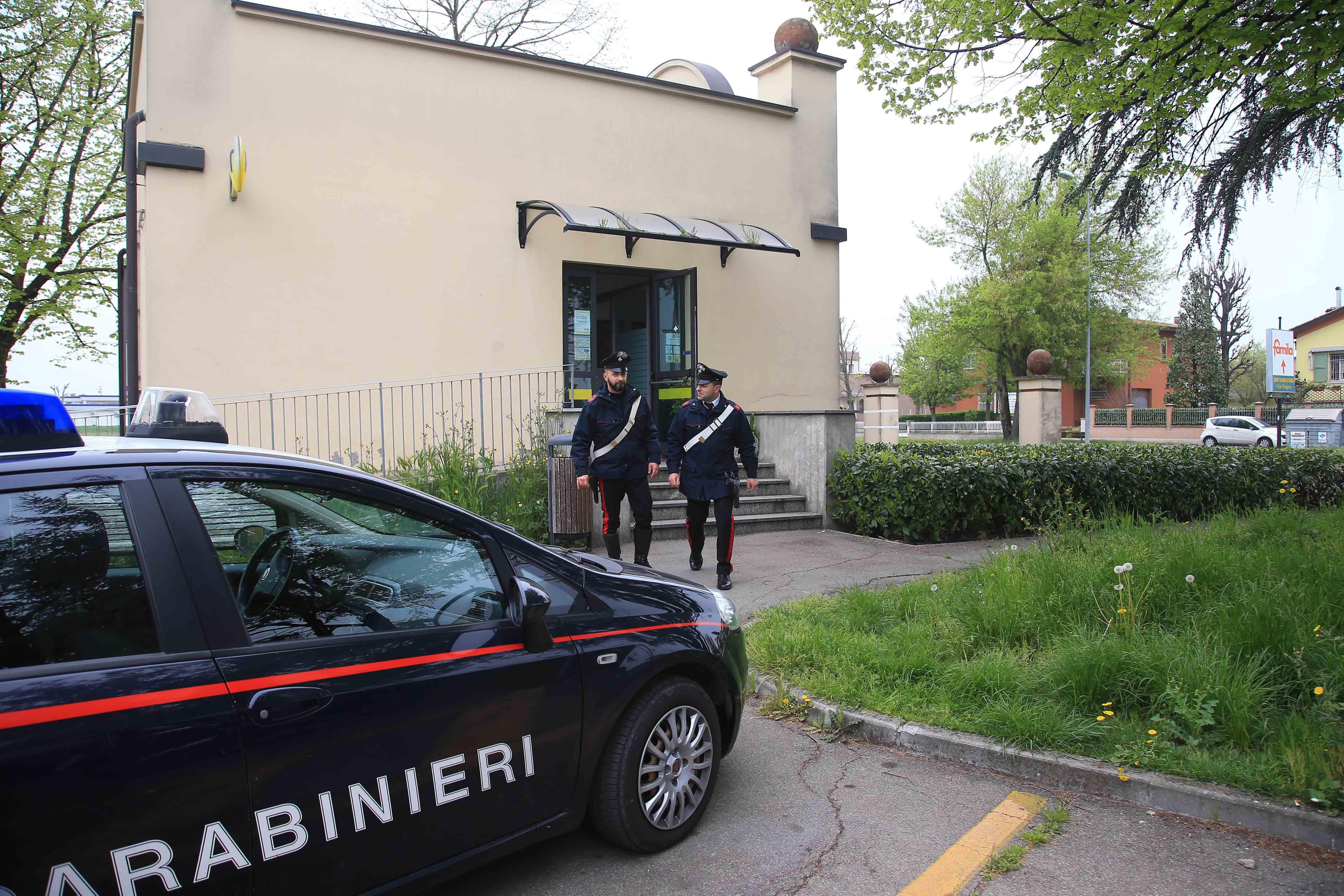 Sant'Ilario: due banditi rapinano le poste di Calerno