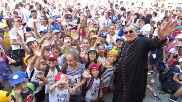 La festa degli oratori estivi in piazza Duomo a Prato