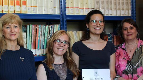 Il Lions Club dona 300 libri alla biblioteca comunale