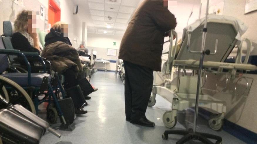 Non c’è il neurologo Undici ore di attesa al pronto soccorso