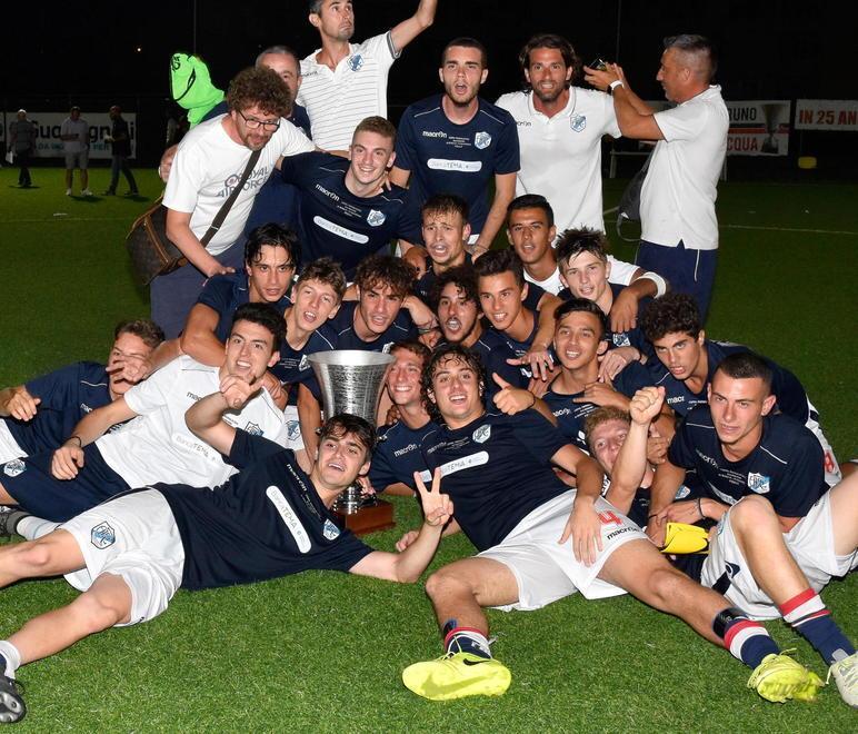 Quei 17 grifoncini in cerca di gloria 