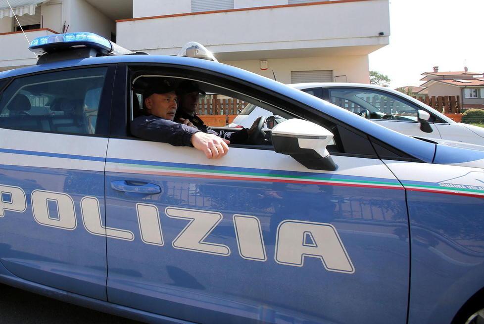 Prima litigano i cani, poi anche i padroni