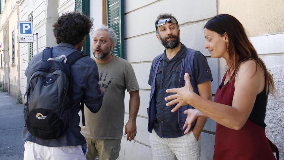 A Colline arriva l’assessore botta e risposta in strada