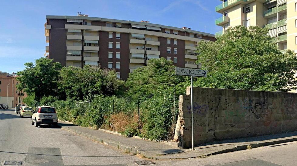 Parco, piazza e soste nell’area di via Ebat