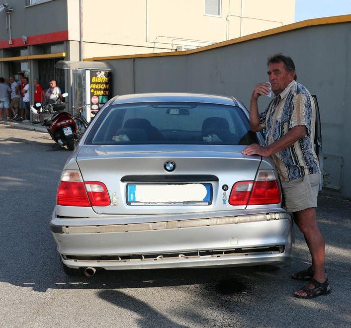 «Un forte botto, poi siamo usciti» 