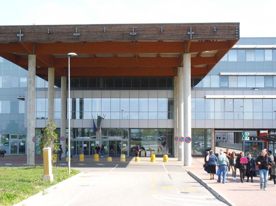 Ricoverato per la meningite: «Non è trasmissibile»   