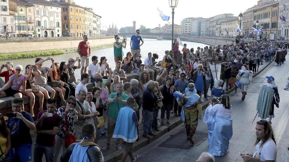 Stop al vetro dalle 17 per il Gioco del Ponte