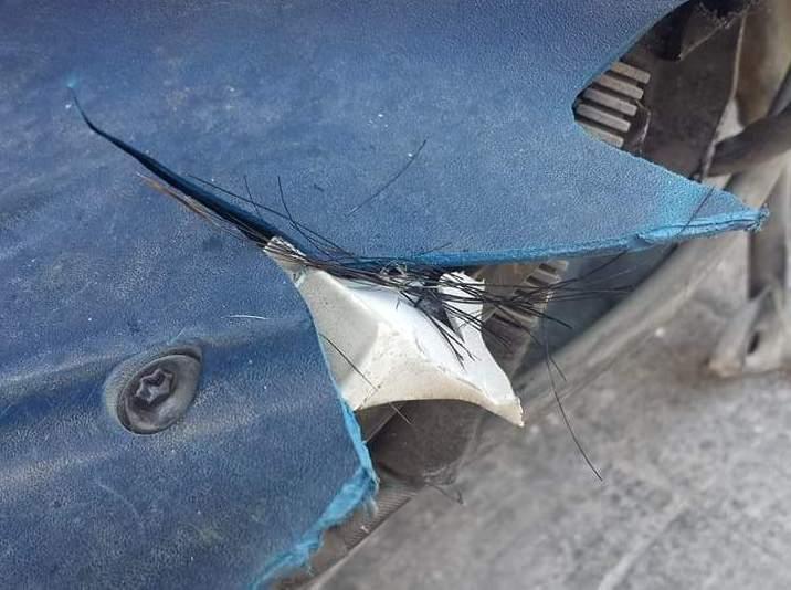 I danni allo scooter del ragazzo