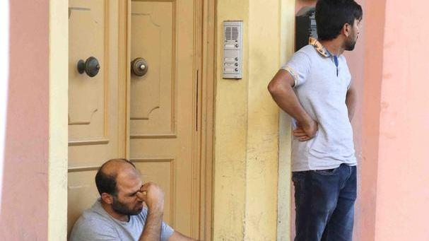L’affetto della comunità pakistana: «Faremo di tutto per la famiglia»