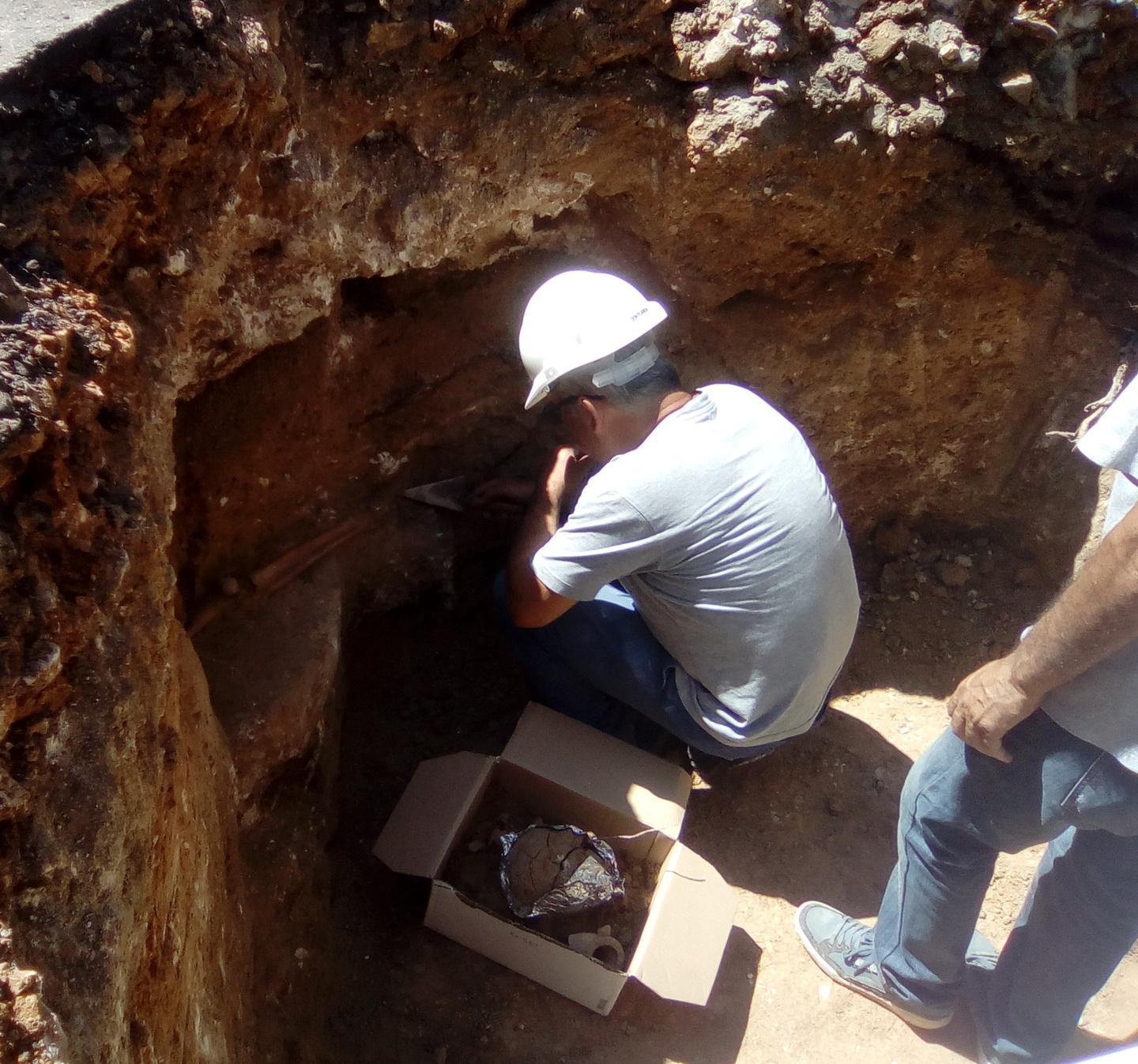 Porto Torres, dagli scavi Abbanoa affiora una tomba millenaria