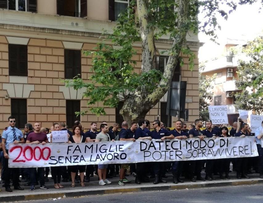 Securpol Dipendenti  in piazza  