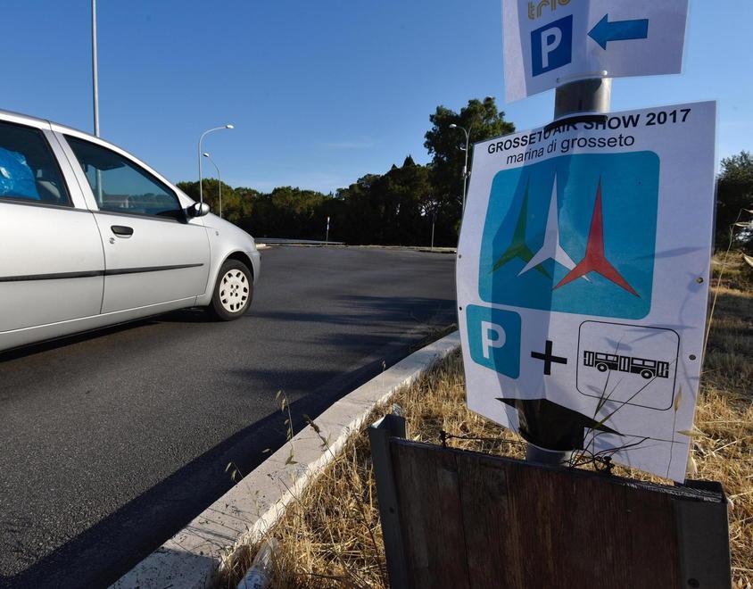 Consigliato usare i bus navetta Quattro i parcheggi scambiatori