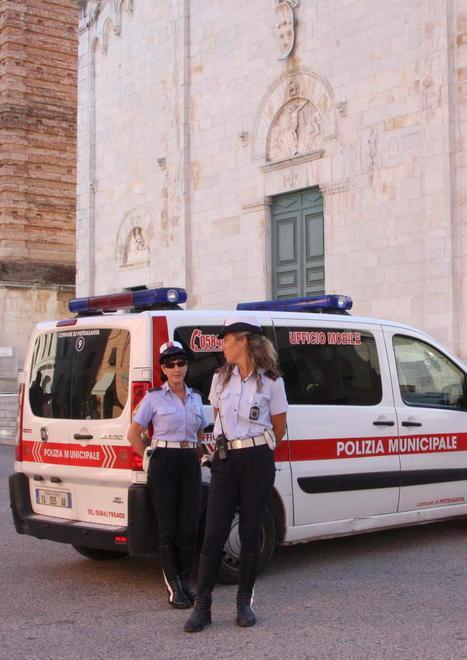 Mallegni parcheggia in sosta vietata scoppia il caso, lui si autodenuncia 