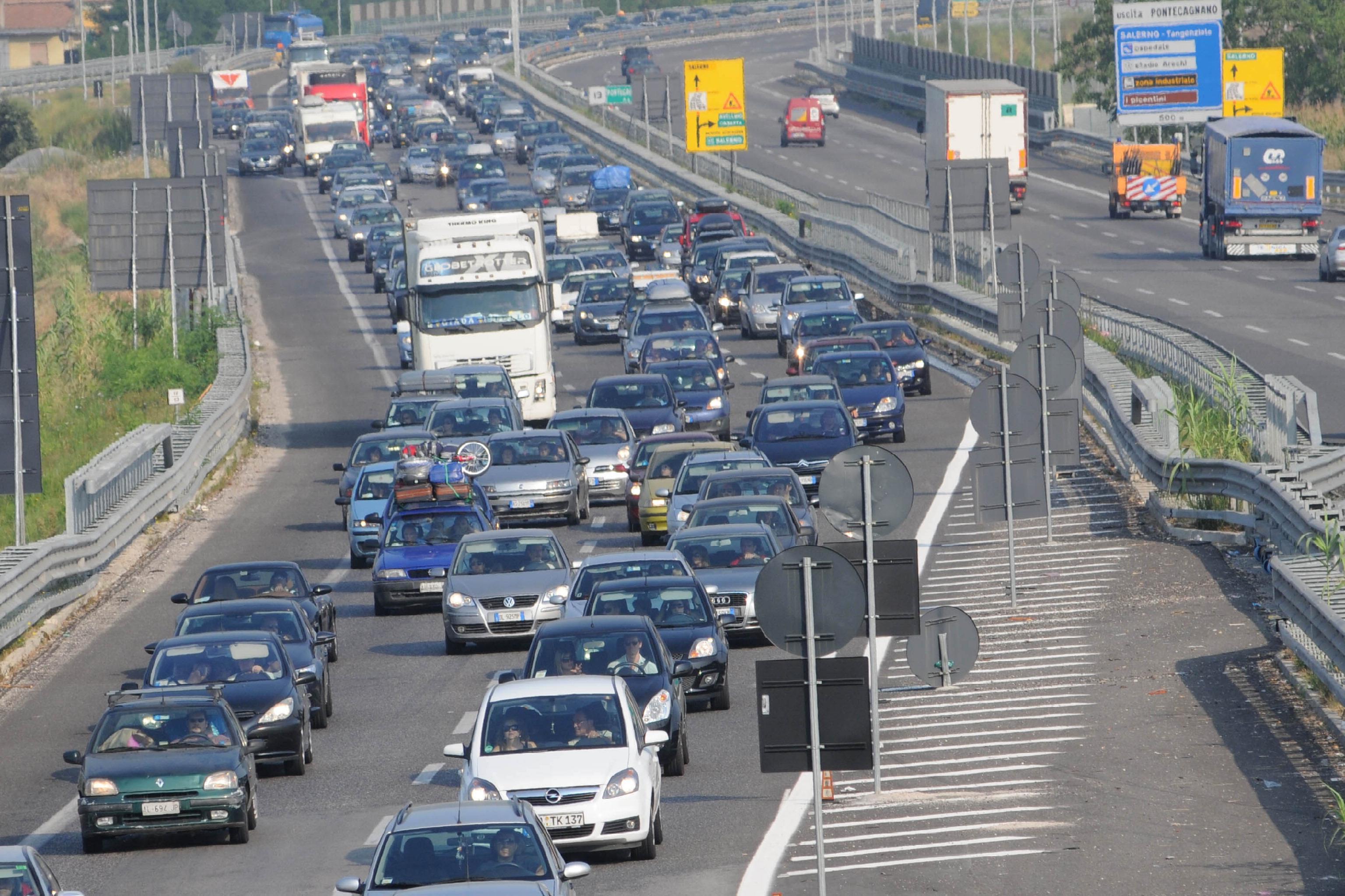 Code sulla Salerno-Reggio Calabria (foto d'archivio)