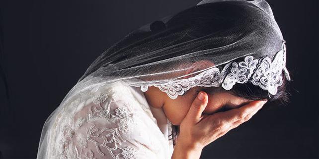 Sorso: lo sposo la lascia all’altare, la sposa porta tutti al ristorante