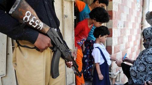 Pakistan: bambini trovano 'bomba-gioco' e muoiono dilaniati 