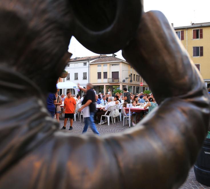 «Non hanno fatto mettere lo striscione per Falcone» 
