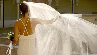 Sorso, la sposa abbandonata sull'altare diventa star del web 