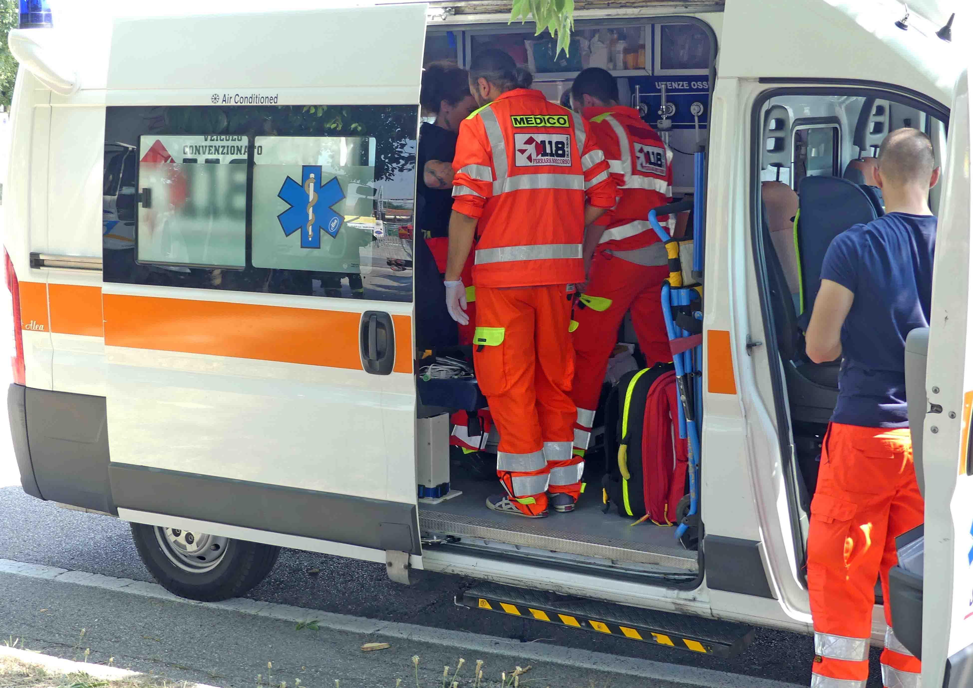 Investita in bici al mare, muore una 81enne di Reggio Emilia