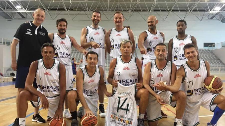 I veterani si inchinano al Barcellona