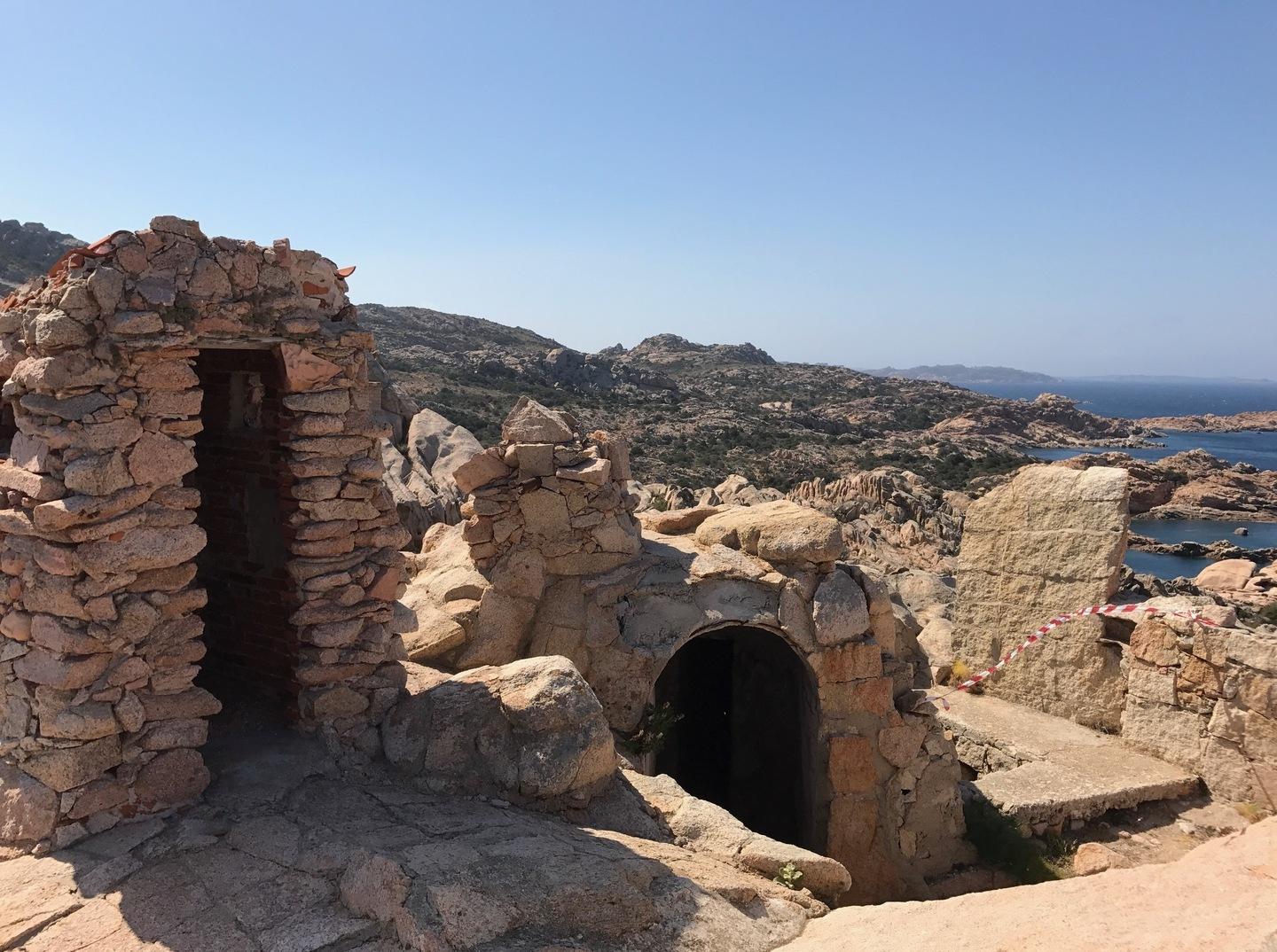 Alla scoperta di Caprera con 16 escursioni 