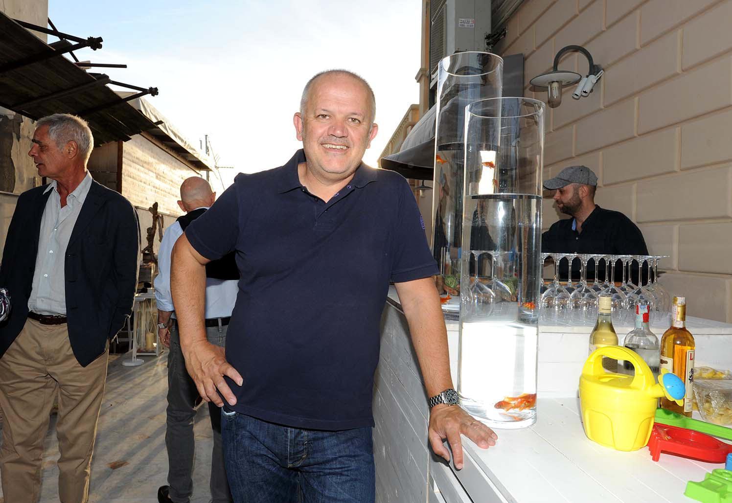 Paolo Fiaschi nel locale di San Vincenzo (foto Paolo Barlettani)
