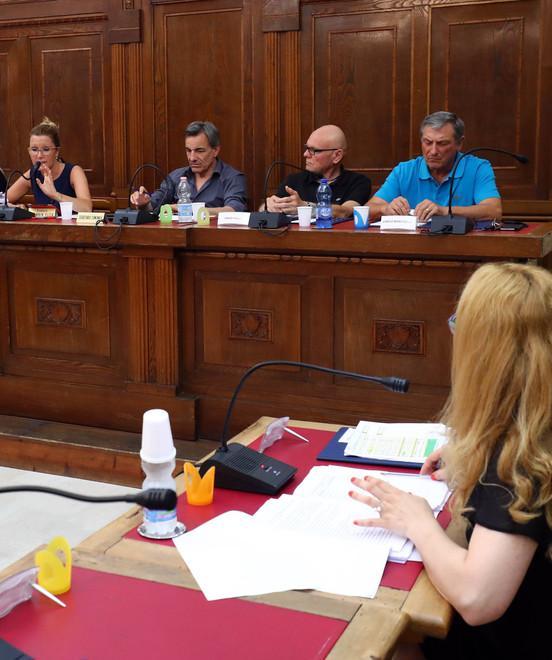 Jolanda, il consiglio dà il via libera  all’uscita dall’Unione 
