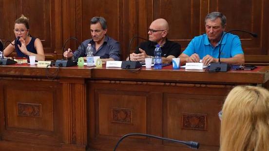 Jolanda, il consiglio dà il via libera all’uscita dall’Unione