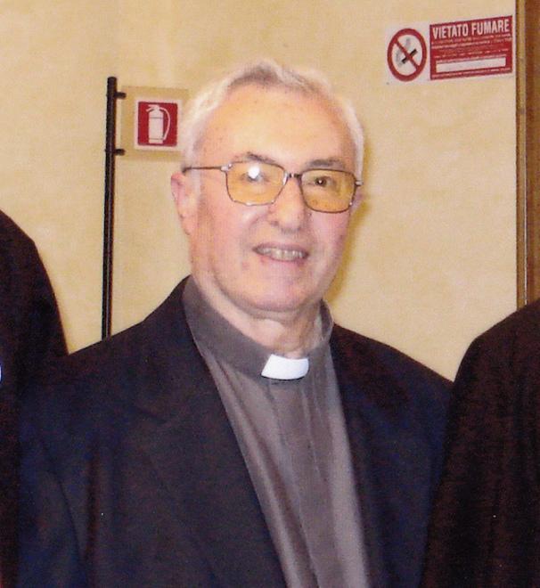 Malore sulla spiaggia: muore don Rossato   