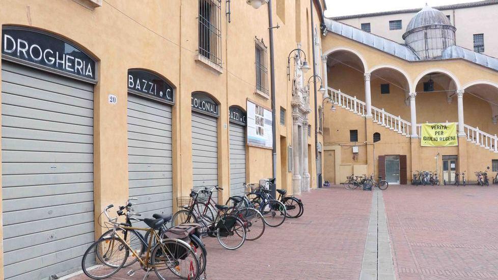 Ferrara, lo street-food rianima le botteghe chiuse
