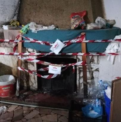 Scarti tessili in fiamme due cinesi denunciati pompieri anche a Tavola