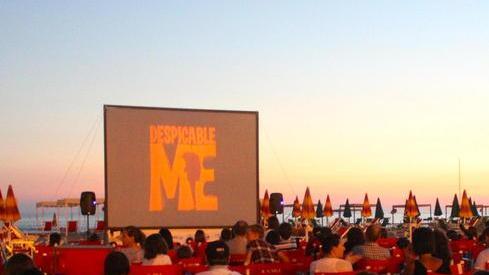 Via alla rassegna di film da vedere in riva al mare