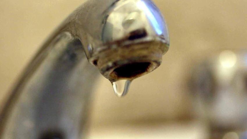 Guasto alle condotte Il centro abitato senz’acqua da giorni
