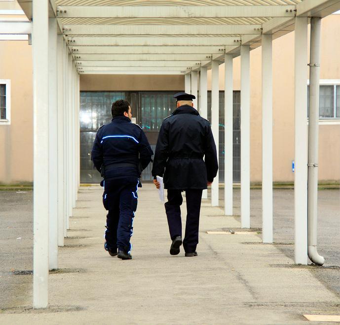 Agente di S.Anna prescritto da corruzione