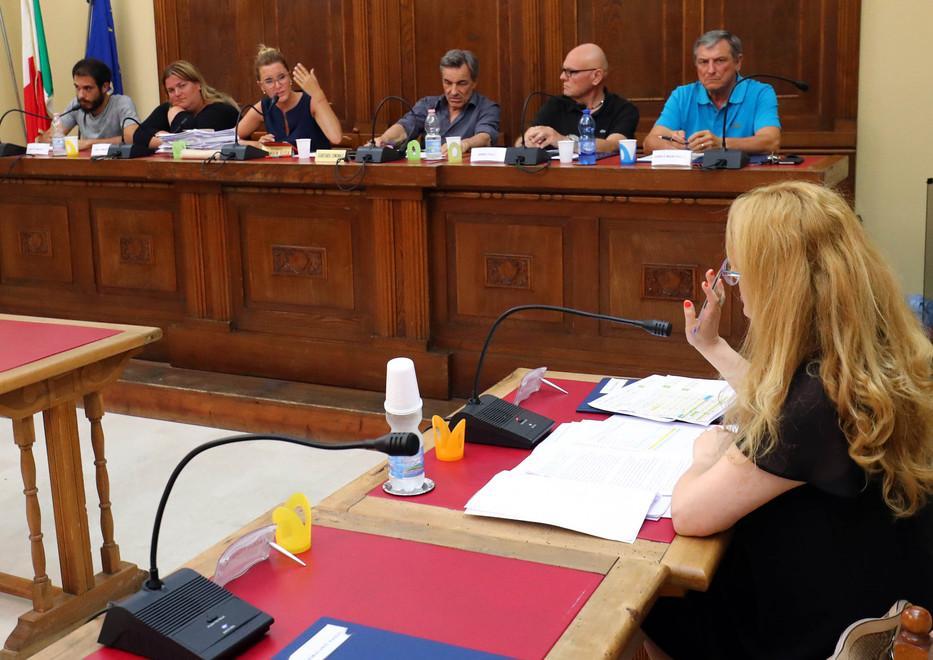 Il Pd “arriva lungo” Jolanda saluta  e pianifica il futuro 