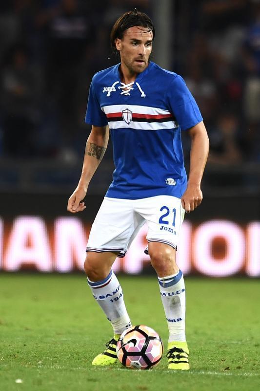 Il centrocampista Luca Cigarini