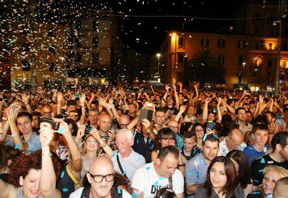 La festa in piazza del Popolo l’anno passato (Foto Nucci)