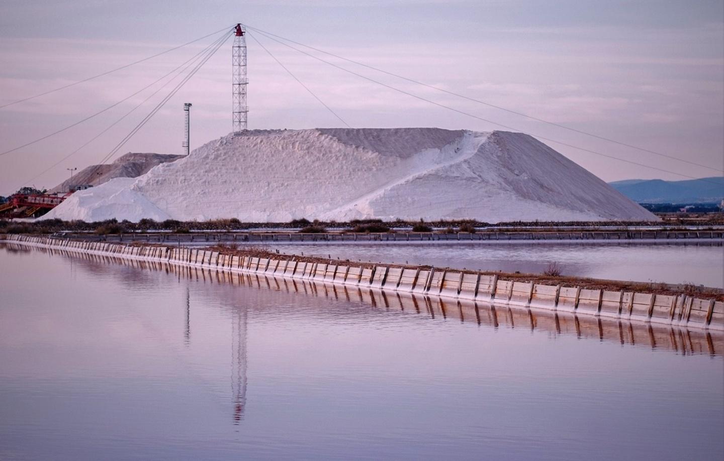 Le Saline Conti Vecchi aperte anche di notte  