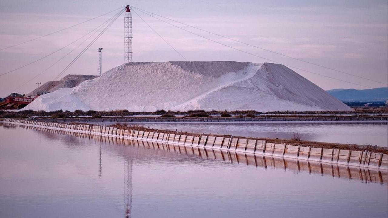 Le Saline Conti Vecchi aperte anche di notte