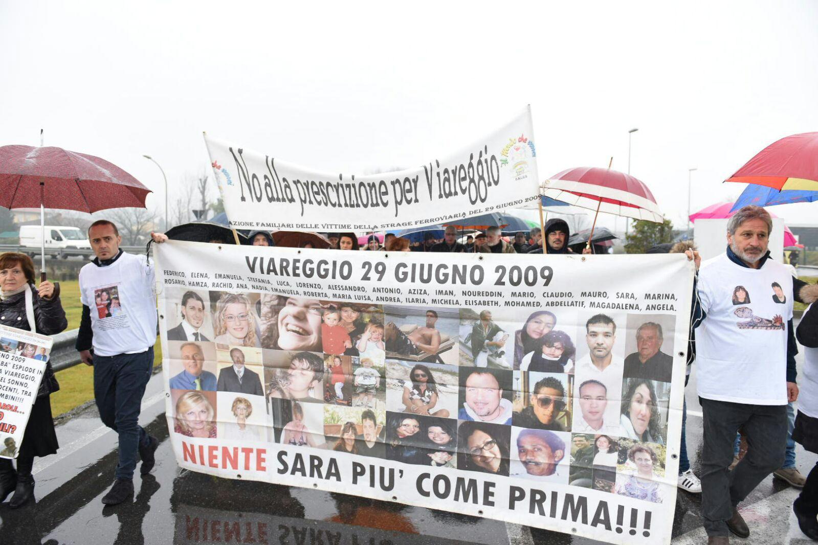 Strage di Viareggio, i familiari chiedono sicurezza sui binari