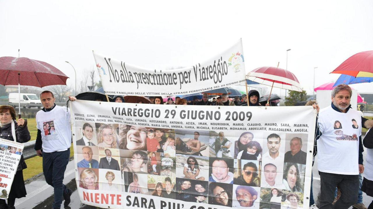Strage di Viareggio, i familiari chiedono sicurezza sui binari
