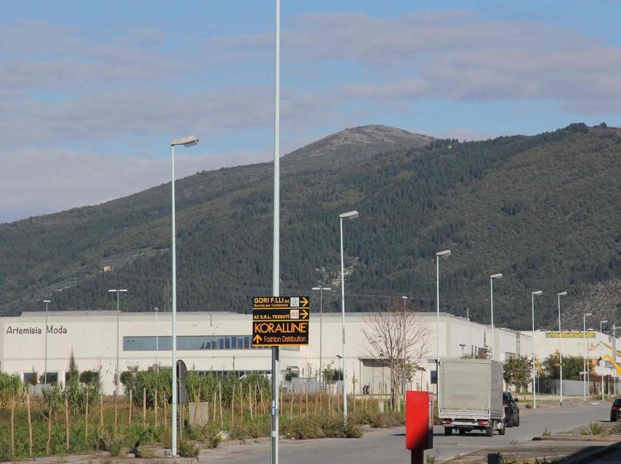 Una delle strade del Macrolotto industrale 2