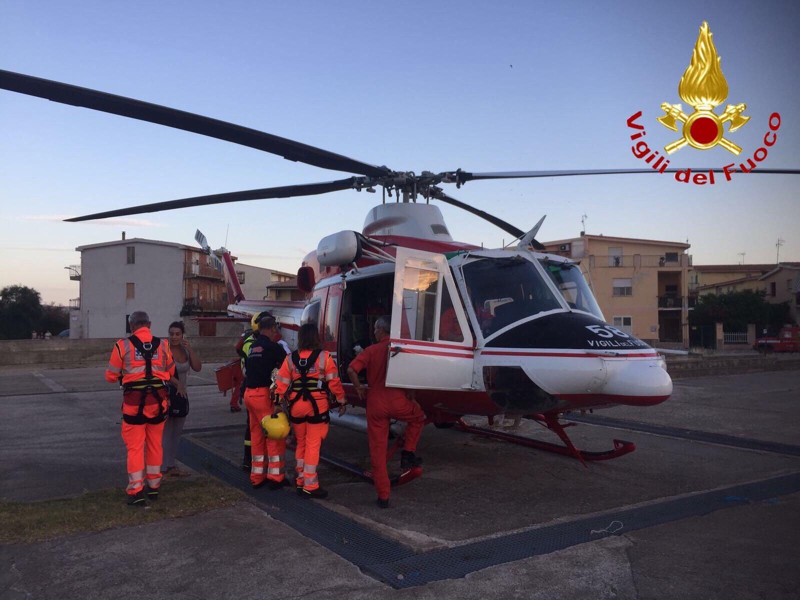 L'elicottero dei vigli del fuoco