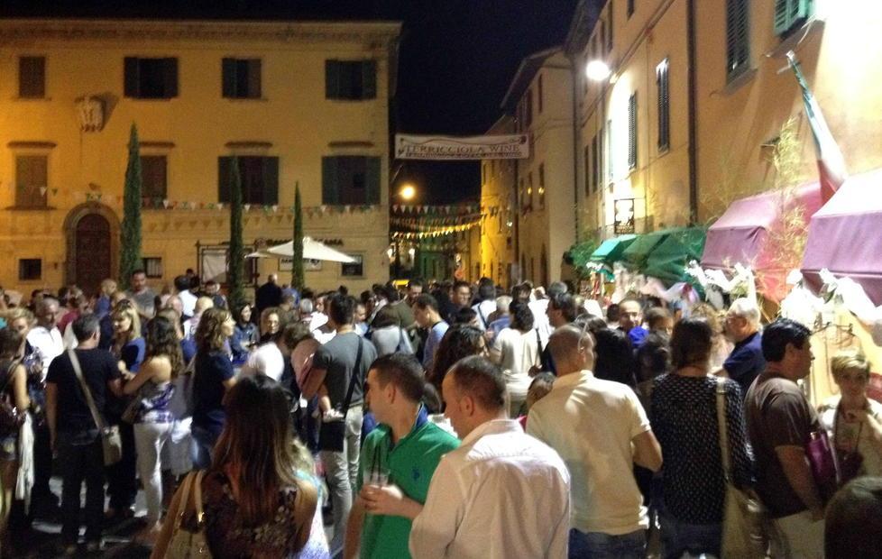 Sabato calici verso le stelle con la “Notte bianca del vino”