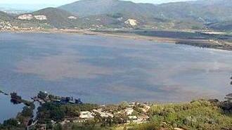 Siccità, il lago a livello di guardia