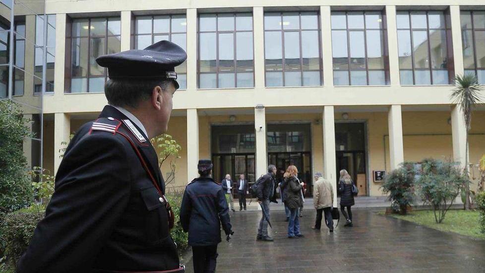 Ex politico pisano sotto accusa per violenza